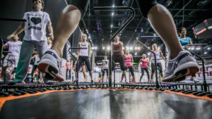 Mehr über den Artikel erfahren Spring in den Frühling – 100 Minuten Jumping Party!
