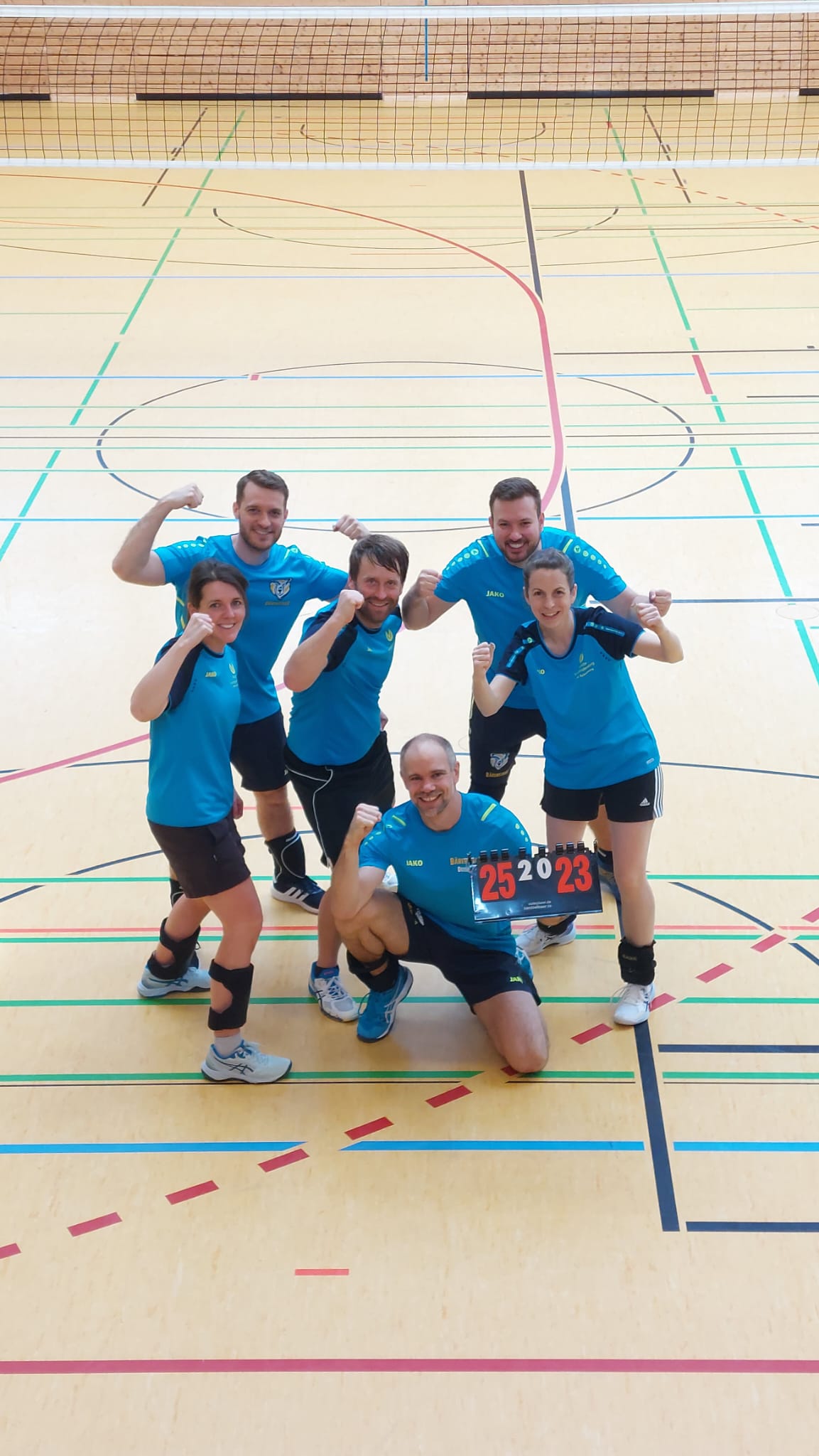 Mehr über den Artikel erfahren Volleyballer von Bärenstark 2 beenden die Runde mit einem Sieg!