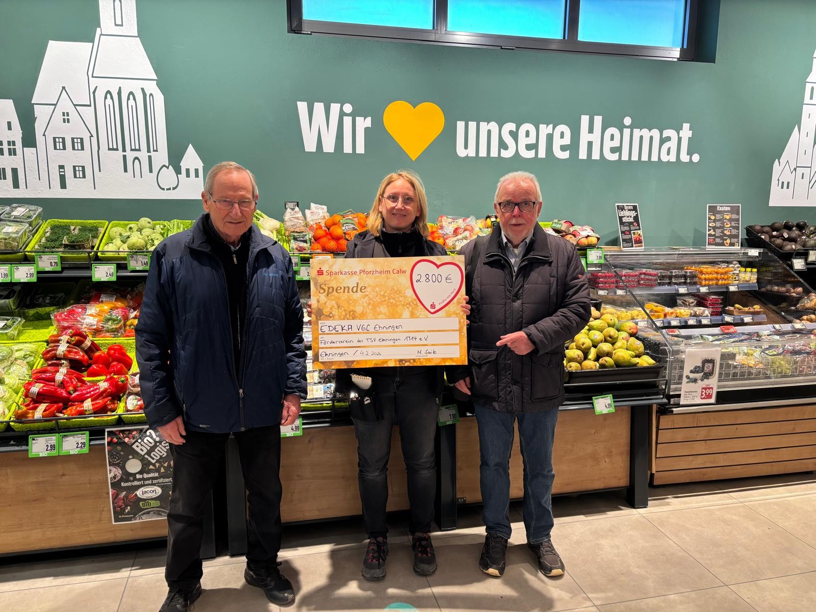 Mehr über den Artikel erfahren Spende von EDEKA an den Förderverein des TSV Ehningen e.V.