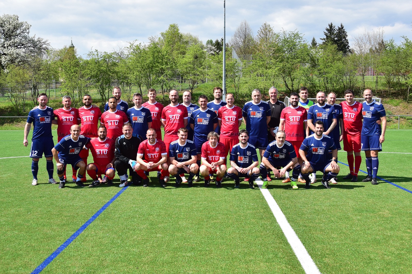 Mehr über den Artikel erfahren Ü30-AH eröffnet die Feldsaison mit einem Unentschieden