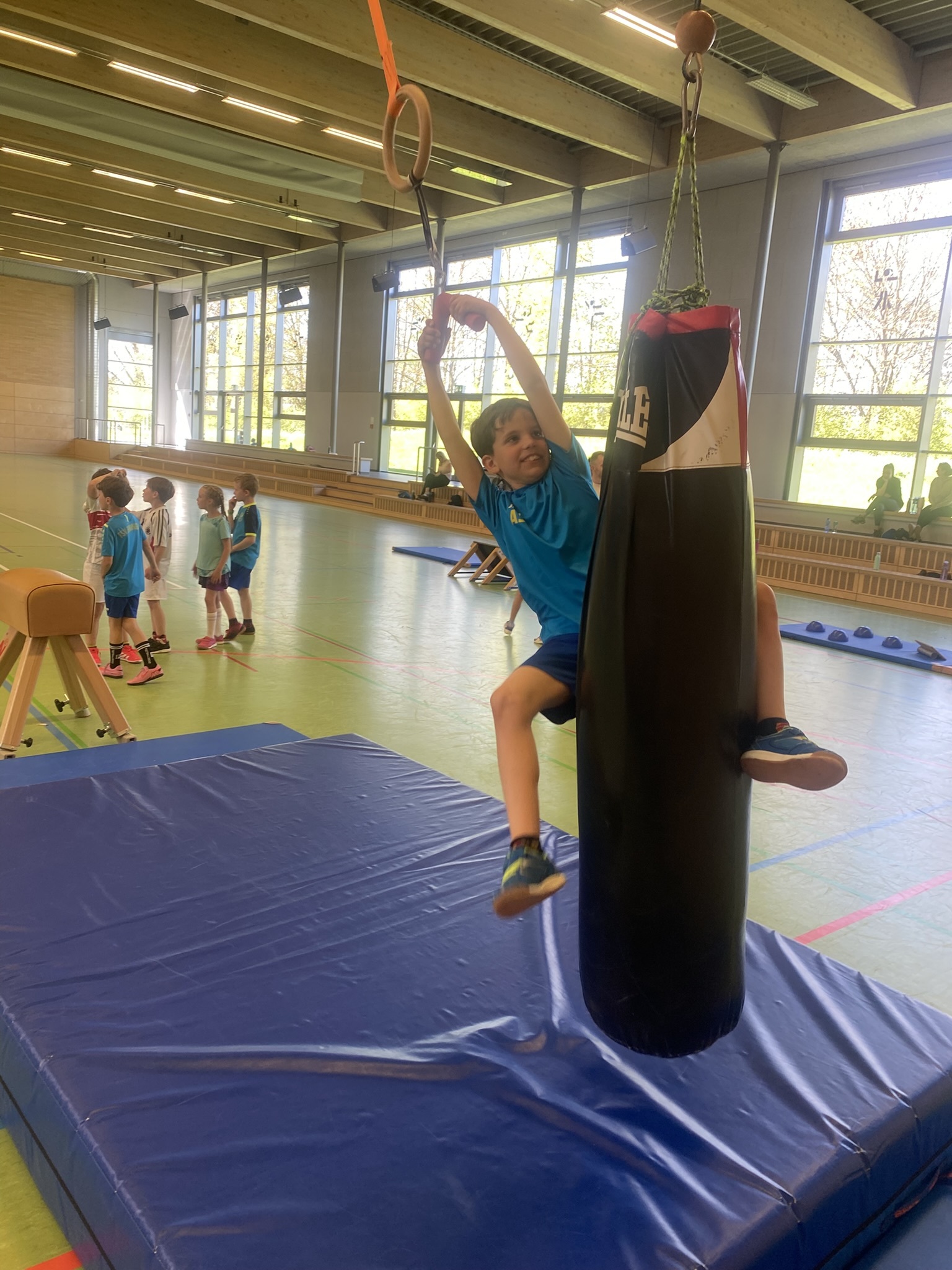 Mehr über den Artikel erfahren Ninja Warrior-Tag begeistert Kinder in Ehningen
