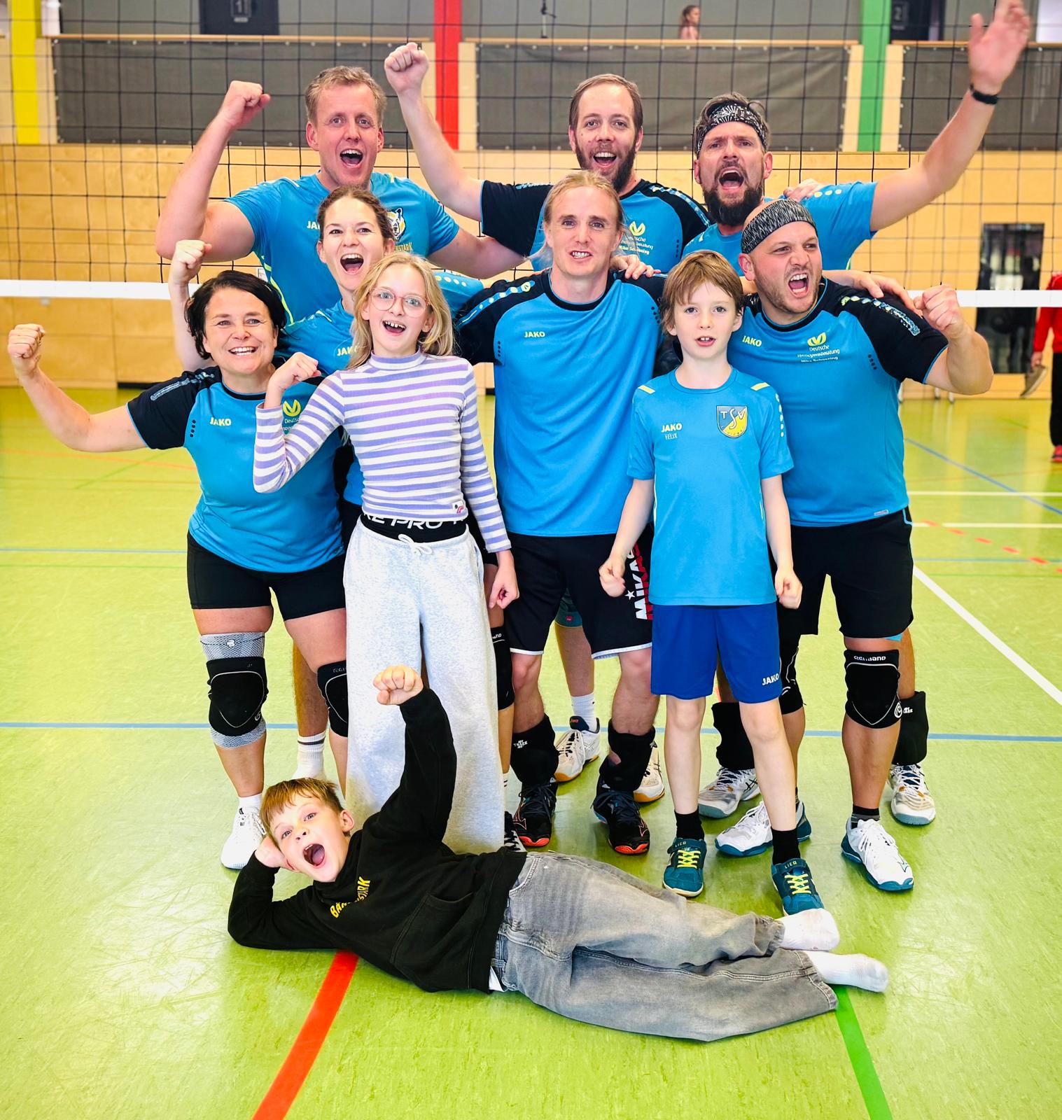 Read more about the article Volleyball Bärenstark 1 startet mit Punktgewinn und Heimsieg in die neue Saison