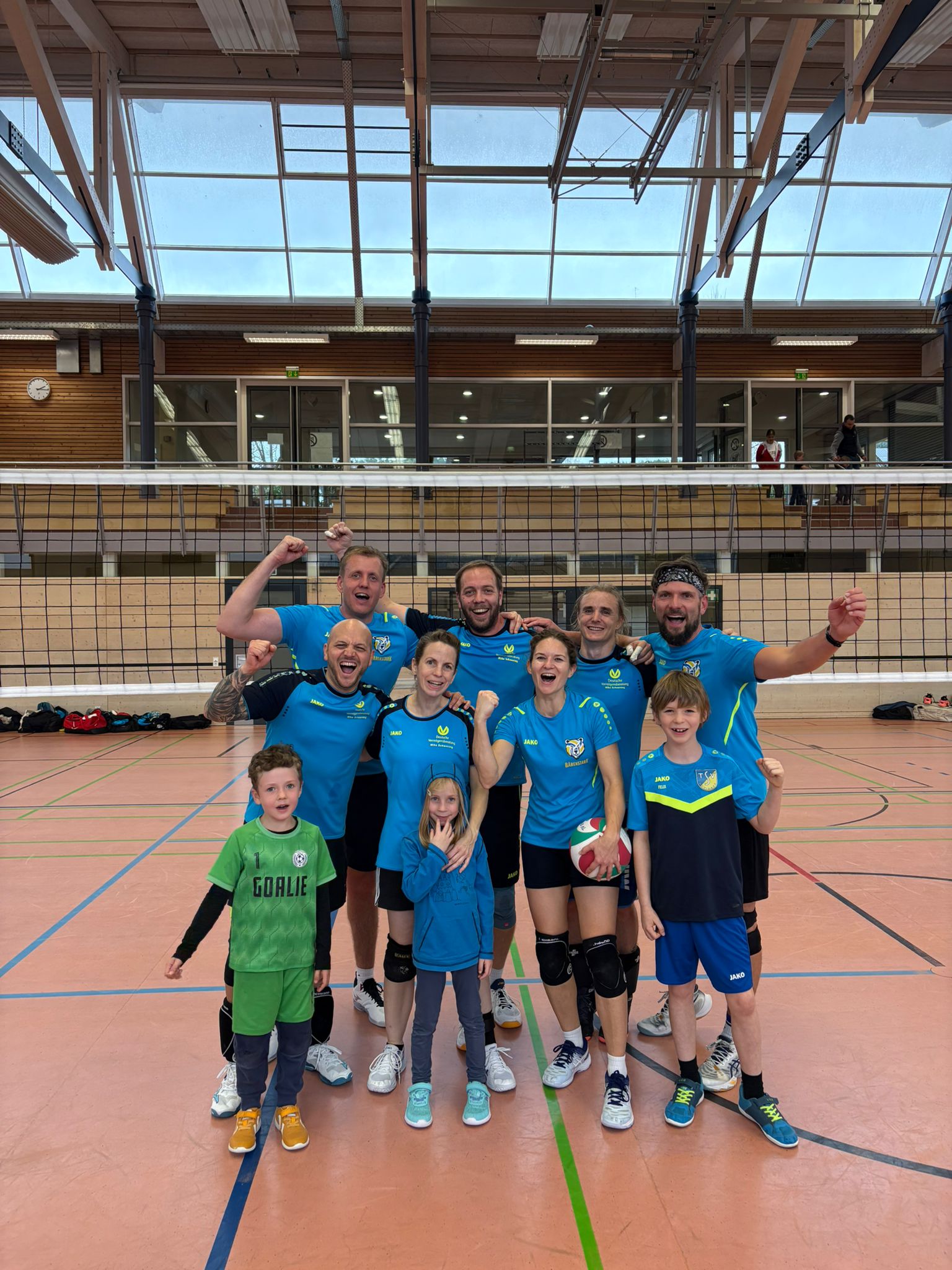 Read more about the article Volleyballspieltag von Bärenstark 1  mit Höhen und Tiefen – und einem versöhnlichen Abschluss
